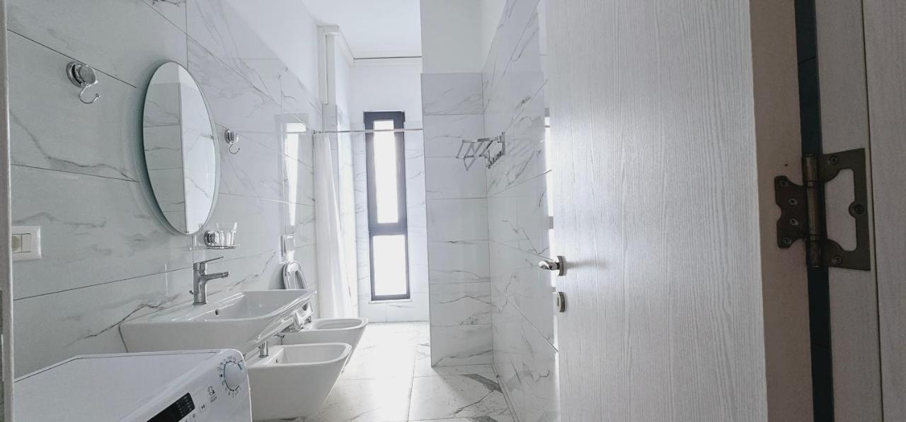 Myhouse At 21 Dhjetori Apartment ติรานา ภายนอก รูปภาพ