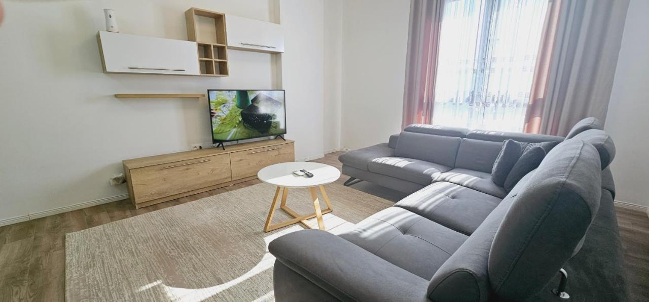 Myhouse At 21 Dhjetori Apartment ติรานา ภายนอก รูปภาพ