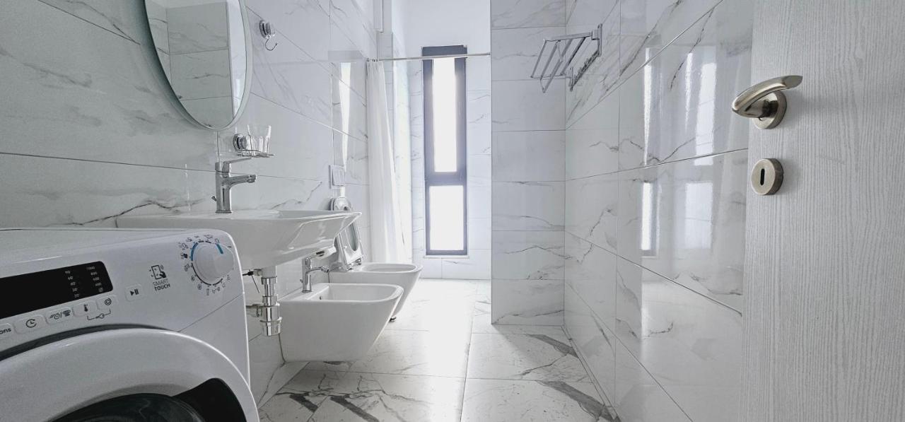 Myhouse At 21 Dhjetori Apartment ติรานา ภายนอก รูปภาพ