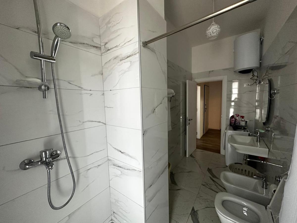 Myhouse At 21 Dhjetori Apartment ติรานา ภายนอก รูปภาพ